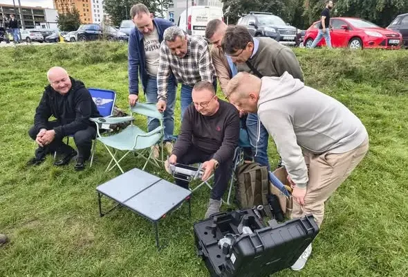 Nauczyciele z Żarnowca zdobyli uprawnienia do pilotowania dronów