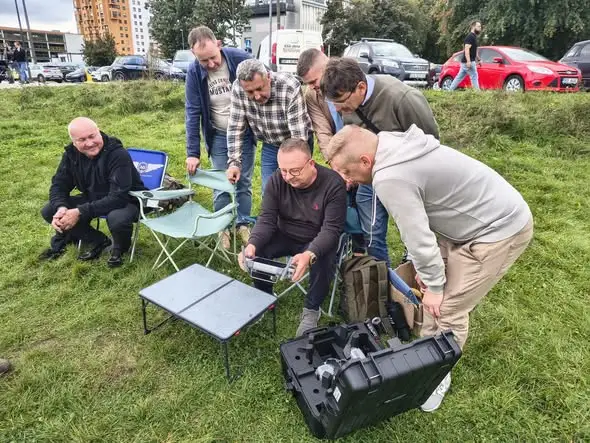 Nauczyciele z Żarnowca zdobyli uprawnienia do pilotowania dronów