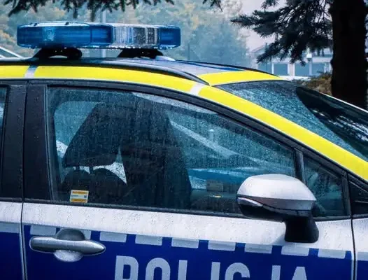 Jesienna pogoda na drogach. Policja z Zawiercia apeluje o ostrożność