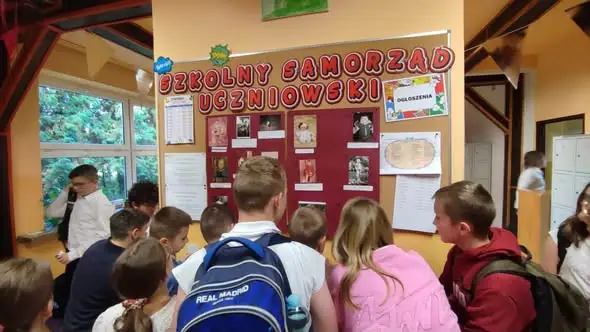 Dzień Edukacji Narodowej w SP3: quiz genetyczny, który rozbawił do łez