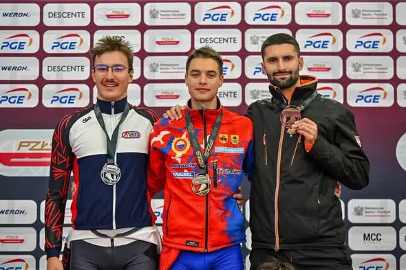KS Pilica Tomaszów Mazowiecki z rekordem toru i medalami na Mistrzostwach Polski w łyżwiarstwie szybkim