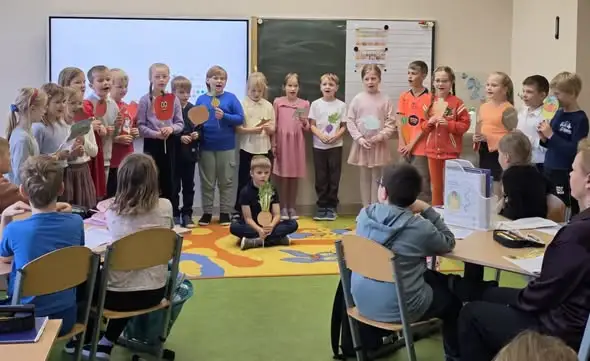 Drugoklasiści ze Szkoły Podstawowej w Żarnowcu uczyli się zdrowego odżywiania przez zabawę