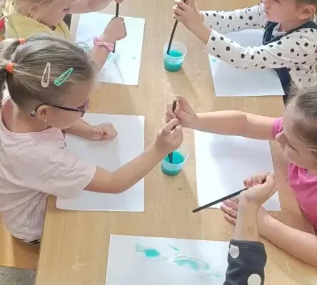 Dzień Wirusów i Bakterii w przedszkolu – dzieci uczyły się o drobnoustrojach