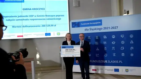 Nowy samochód ratowniczy dla OSP Kroczyce dzięki funduszom unijnym