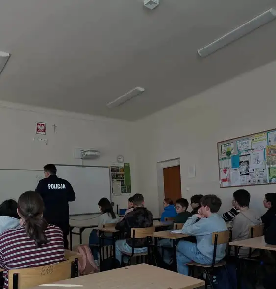 Uczniowie z Poręby uczyli się o odpowiedzialności prawnej nieletnich
