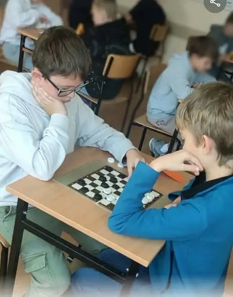 Uczeń Szkoły Podstawowej nr 4 w Zawierciu najlepszy w Turnieju Warcabowym