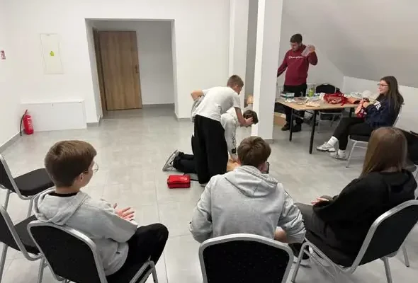 Młodzieżowa Drużyna Pożarnicza z Pilicy uczyła się pierwszej pomocy